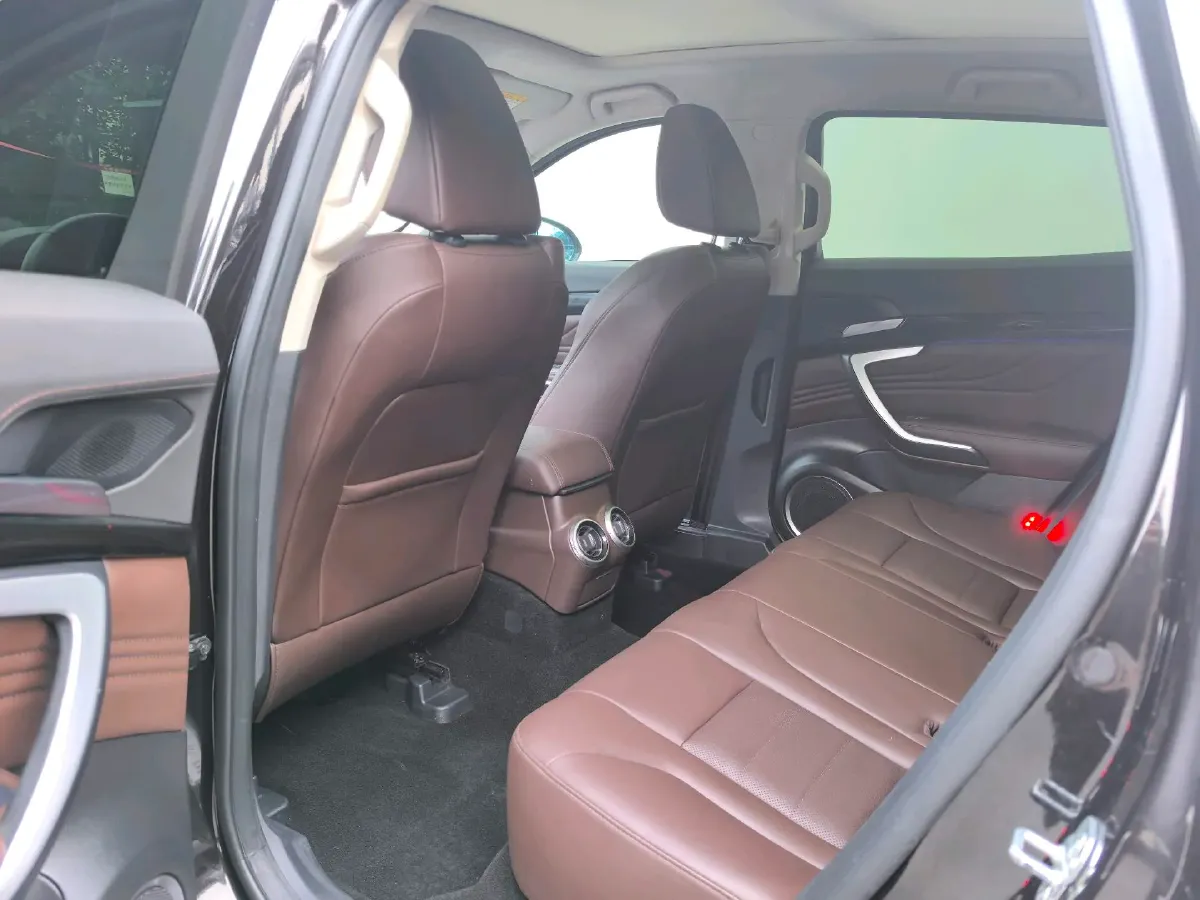 2017 WEY VV7 2.0T 234HP L4 7DCT,autocango,china used car exporter,china ev exporter,chinese used car exporter,chinese used ev exporter