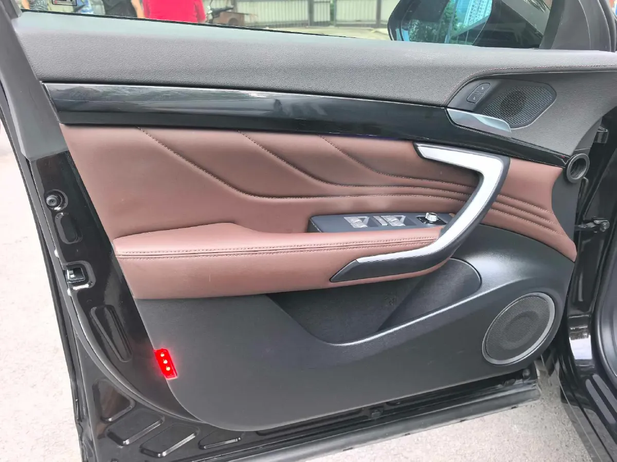 2017 WEY VV7 2.0T 234HP L4 7DCT,autocango,china used car exporter,china ev exporter,chinese used car exporter,chinese used ev exporter