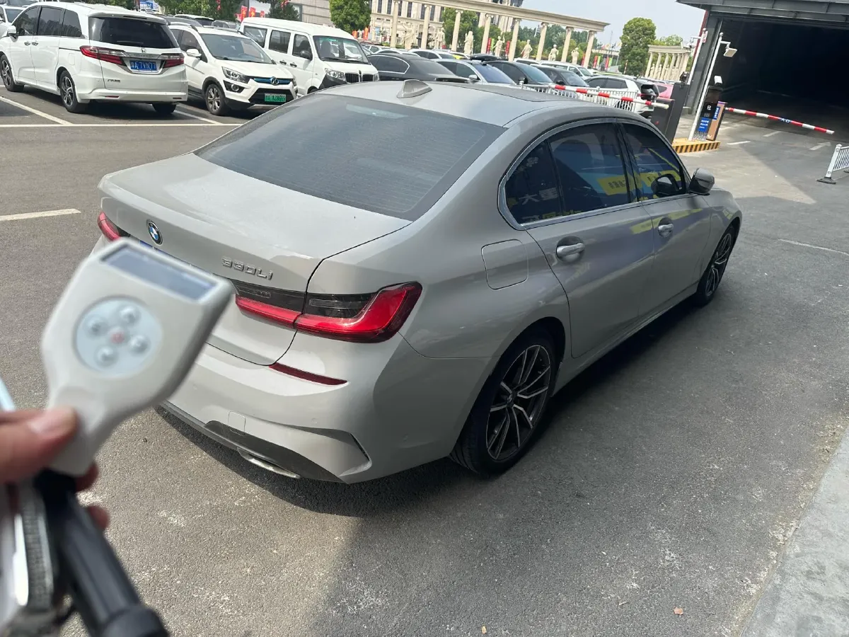 2021 BMW 3 Series 2.0T 184HP L4 8AT,autocango,china used car exporter,china ev exporter,chinese used car exporter,chinese used ev exporter