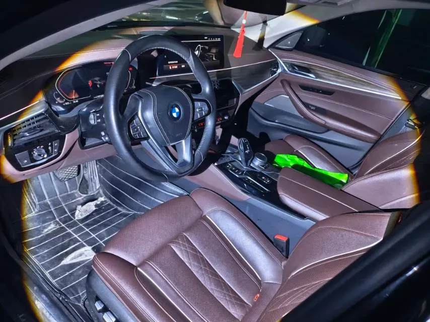 2022 BMW 5 Series 2.0T 252HP L4 8AT,autocango,china used car exporter,china ev exporter,chinese used car exporter,chinese used ev exporter
