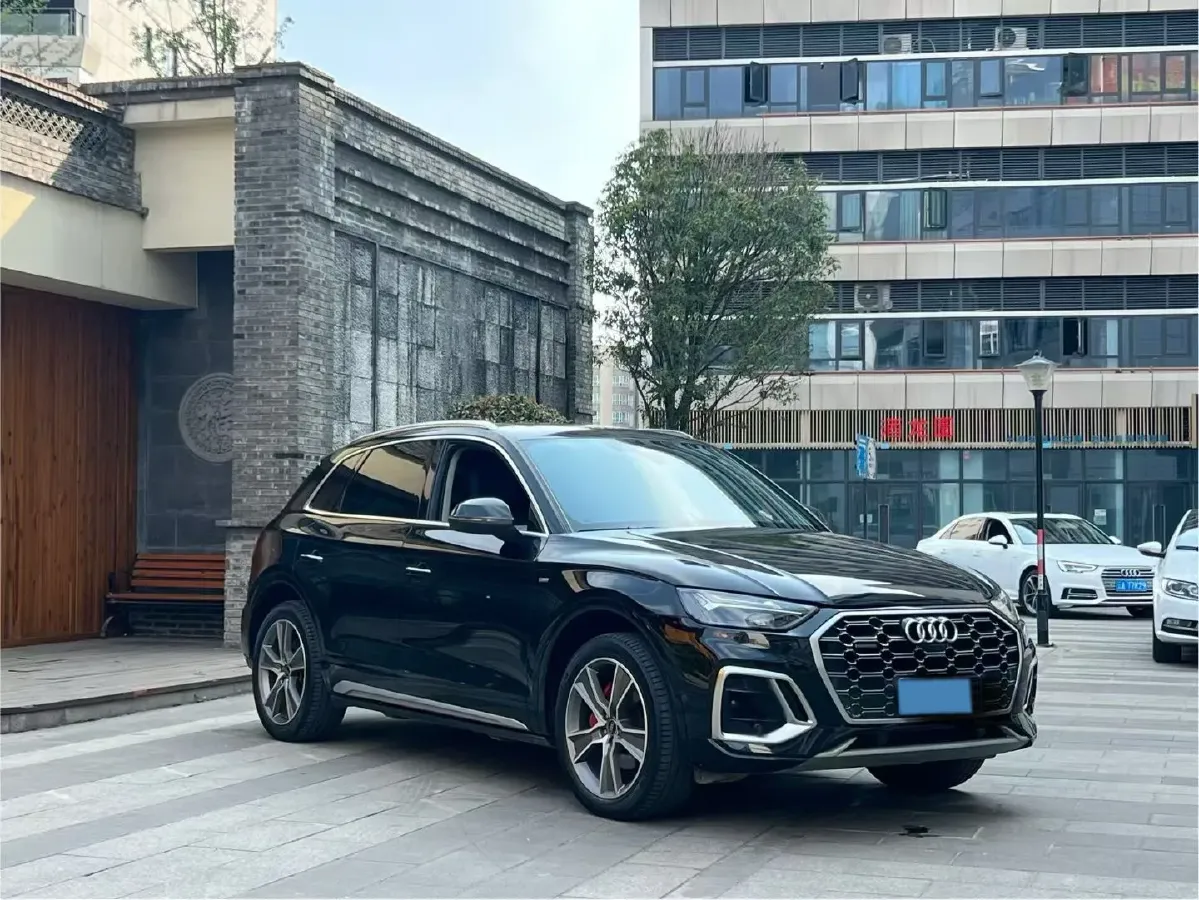 2023 Audi Q5L 2.0T 245HP L4 7DCT,autocango,china used car exporter,china ev exporter,chinese used car exporter,chinese used ev exporter
