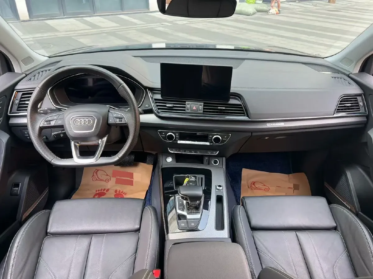 2023 Audi Q5L 2.0T 245HP L4 7DCT,autocango,china used car exporter,china ev exporter,chinese used car exporter,chinese used ev exporter