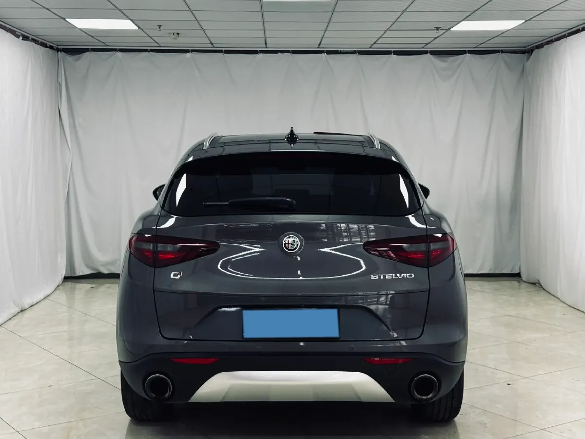 2017 Alfa Romeo Stelvio 2.0T 200HP L4 8AT,autocango,china used car exporter,china ev exporter,chinese used car exporter,chinese used ev exporter