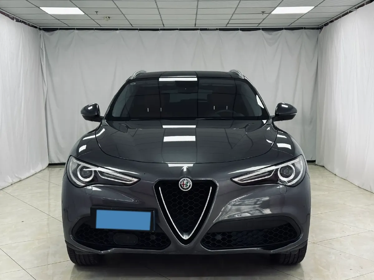 2017 Alfa Romeo Stelvio 2.0T 200HP L4 8AT,autocango,china used car exporter,china ev exporter,chinese used car exporter,chinese used ev exporter