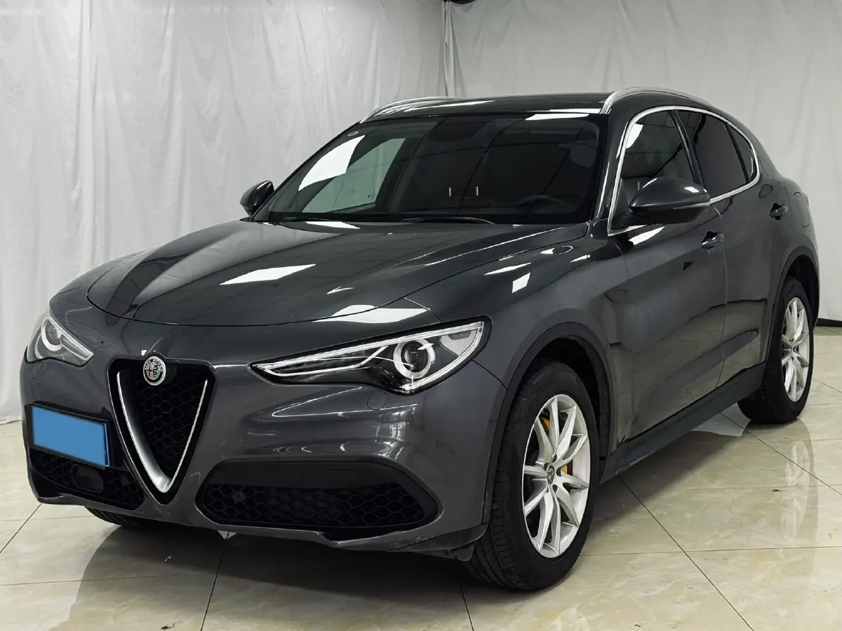 2017 Alfa Romeo Stelvio 2.0T 200HP L4 8AT,autocango,china used car exporter,china ev exporter,chinese used car exporter,chinese used ev exporter