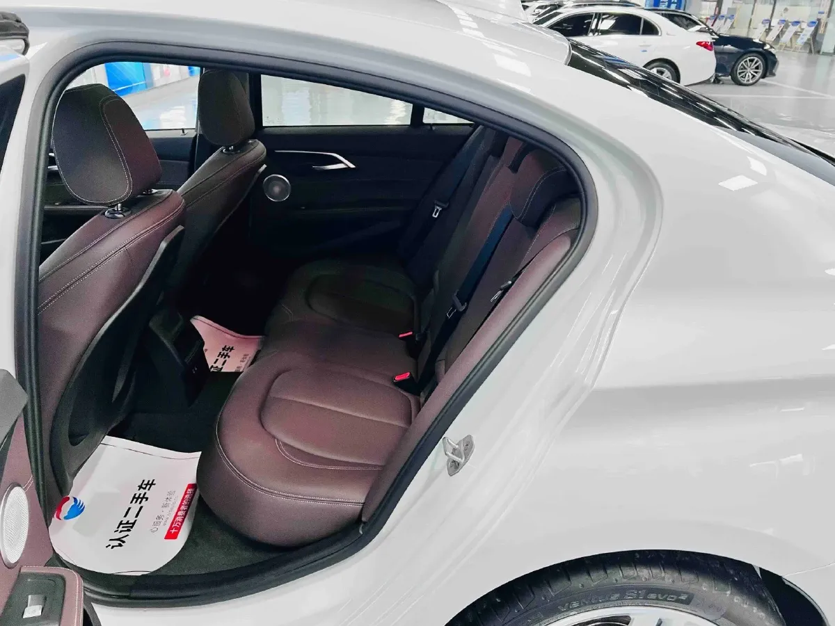 2023 BMW 1 Series 1.5T 136HP L3 7DCT,autocango,china used car exporter,china ev exporter,chinese used car exporter,chinese used ev exporter
