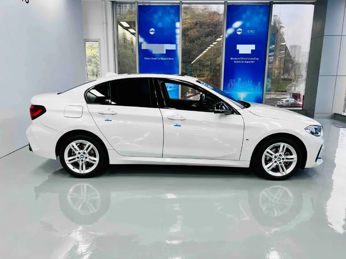2023 BMW 1 Series 1.5T 136HP L3 7DCT,autocango,china used car exporter,china ev exporter,chinese used car exporter,chinese used ev exporter