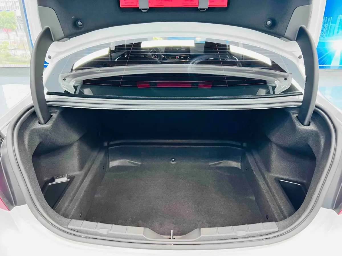 2023 BMW 1 Series 1.5T 136HP L3 7DCT,autocango,china used car exporter,china ev exporter,chinese used car exporter,chinese used ev exporter