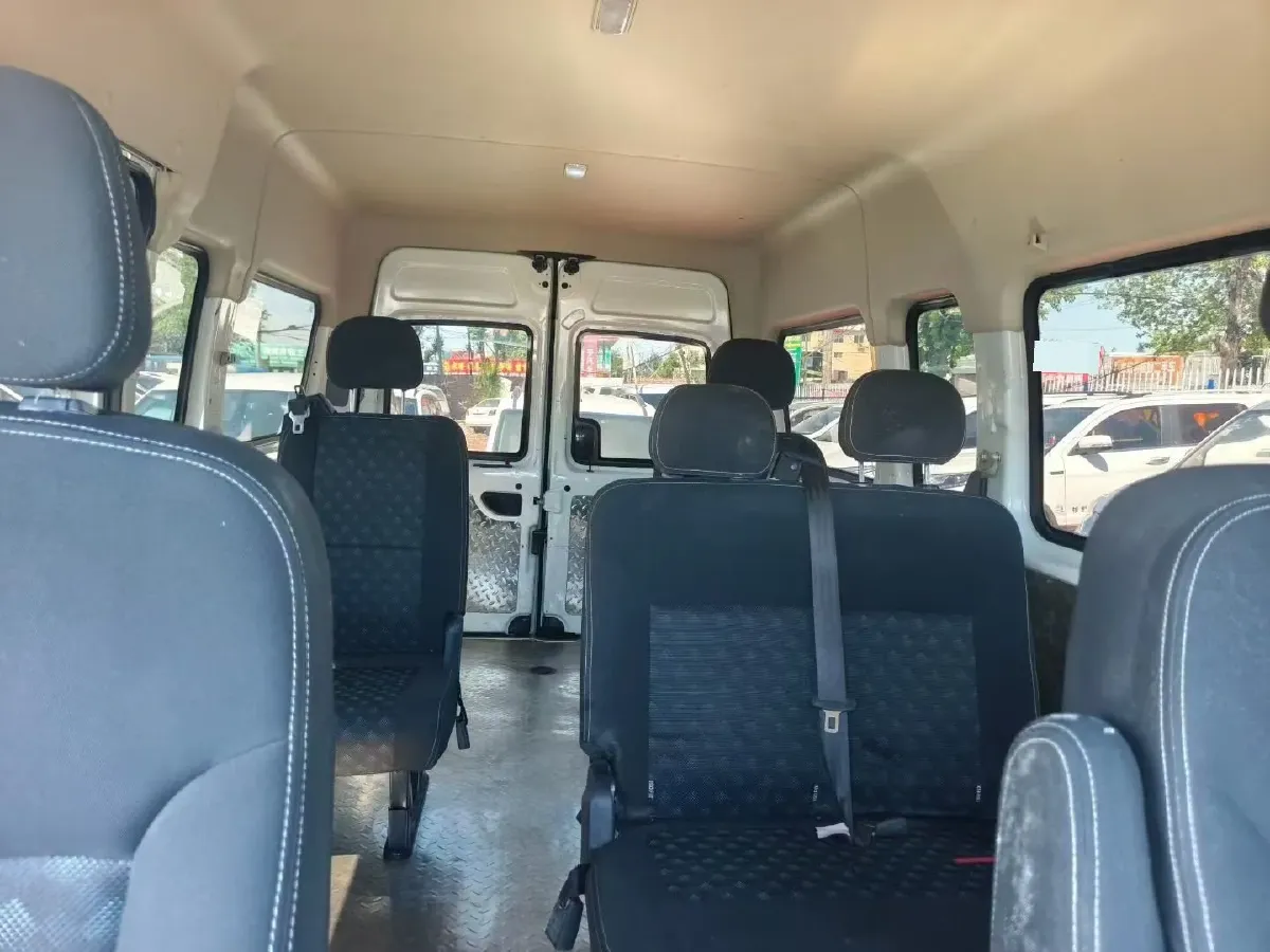 2023 MAXUS XinTu V80 2.0T 127HP L4 6MT,autocango,china used car exporter,china ev exporter,chinese used car exporter,chinese used ev exporter