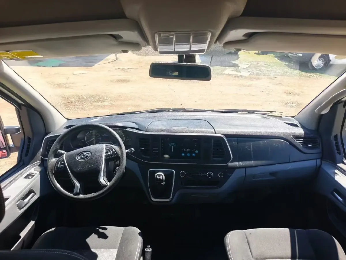 2023 MAXUS XinTu V80 2.0T 127HP L4 6MT,autocango,china used car exporter,china ev exporter,chinese used car exporter,chinese used ev exporter