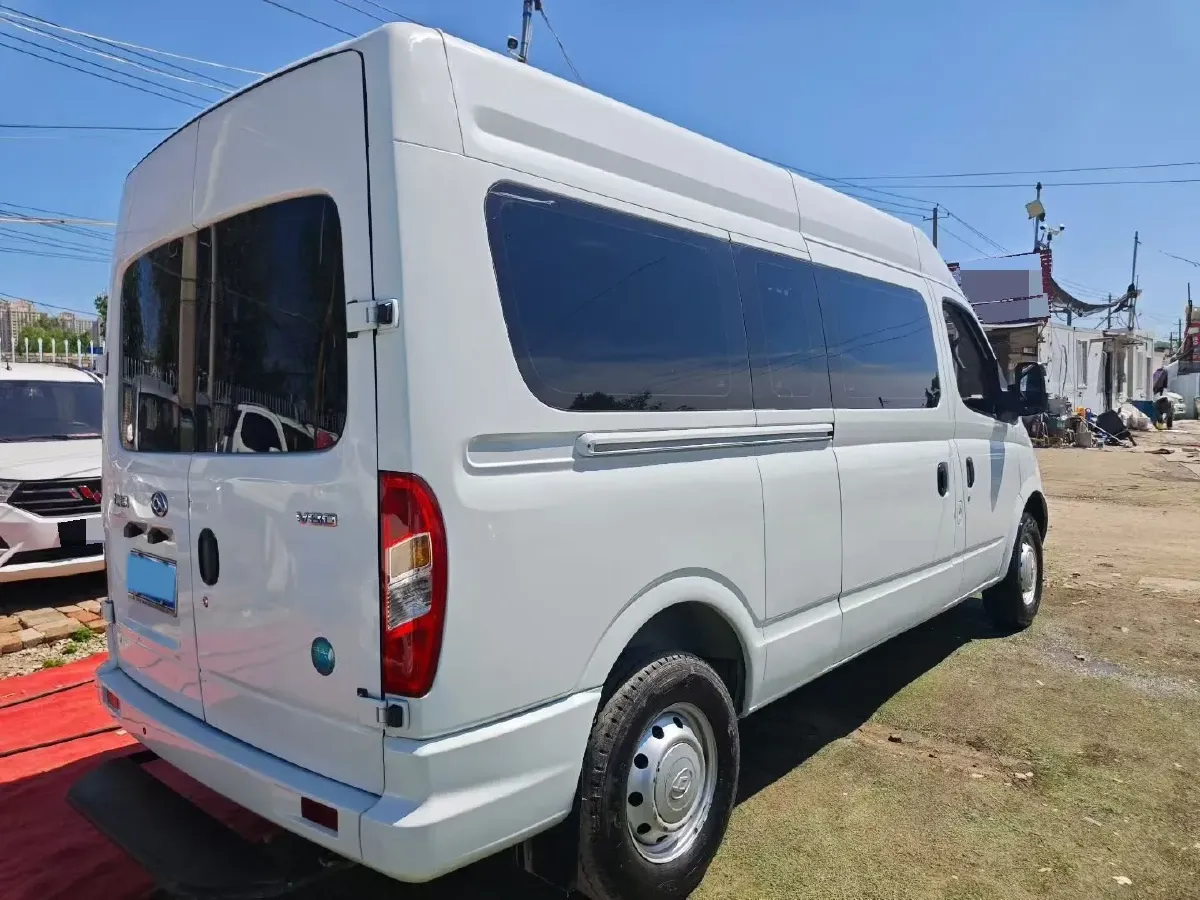2023 MAXUS XinTu V80 2.0T 127HP L4 6MT,autocango,china used car exporter,china ev exporter,chinese used car exporter,chinese used ev exporter