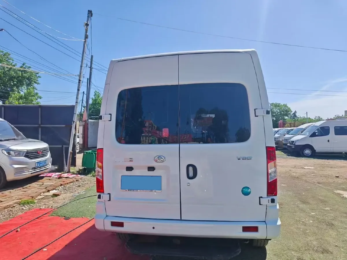 2023 MAXUS XinTu V80 2.0T 127HP L4 6MT,autocango,china used car exporter,china ev exporter,chinese used car exporter,chinese used ev exporter