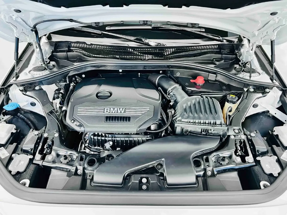 2022 BMW 1 Series 1.5T 140HP L3 7DCT,autocango,china used car exporter,china ev exporter,chinese used car exporter,chinese used ev exporter