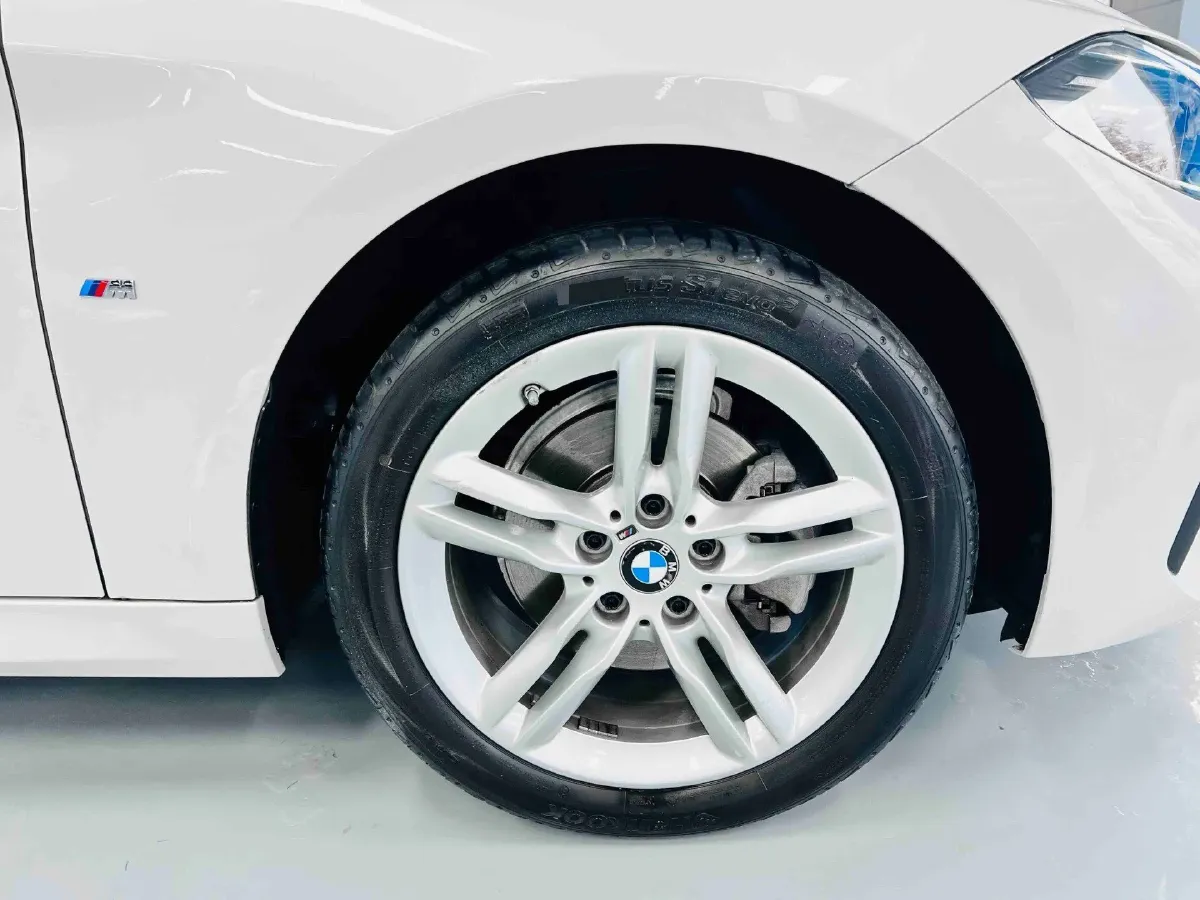 2022 BMW 1 Series 1.5T 140HP L3 7DCT,autocango,china used car exporter,china ev exporter,chinese used car exporter,chinese used ev exporter