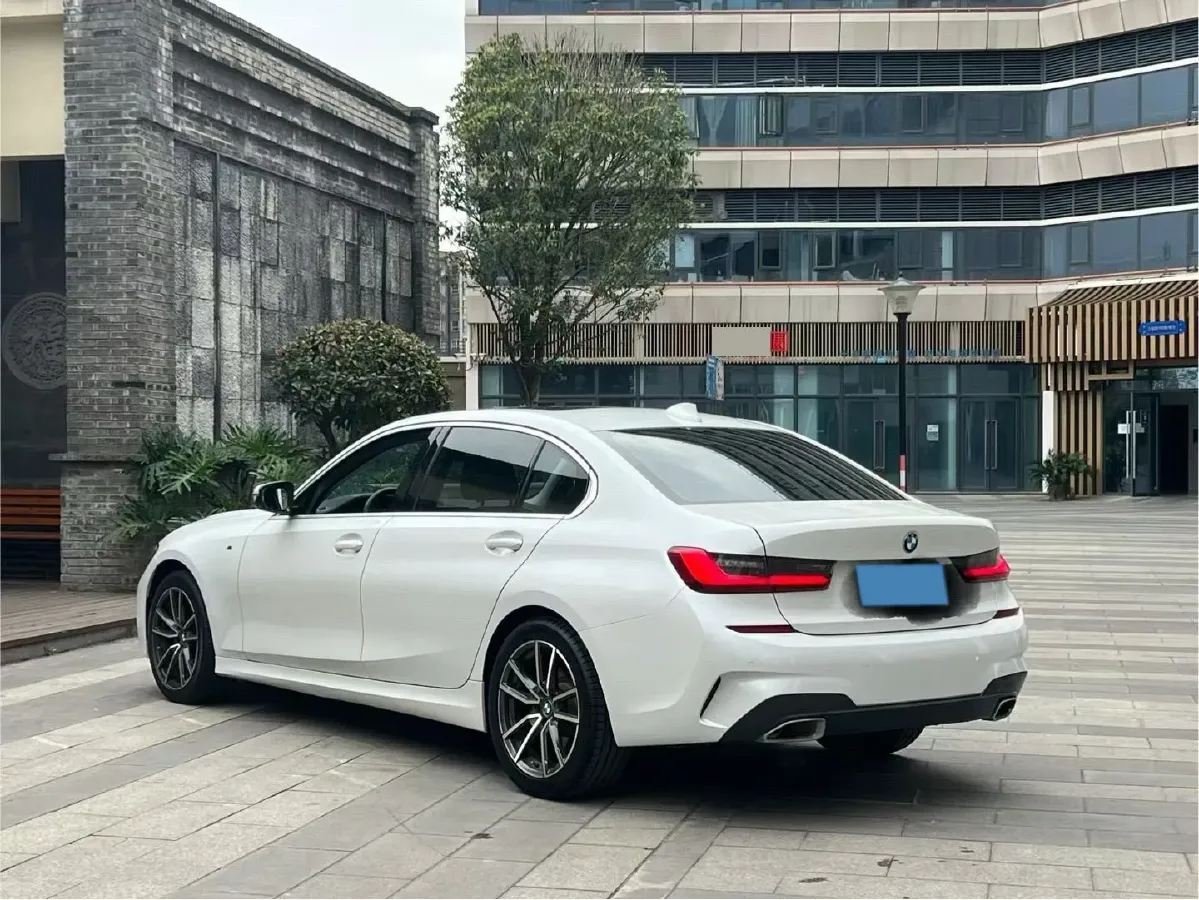 2021 BMW 3 Series 2.0T 156HP L4 8AT,autocango,china used car exporter,china ev exporter,chinese used car exporter,chinese used ev exporter