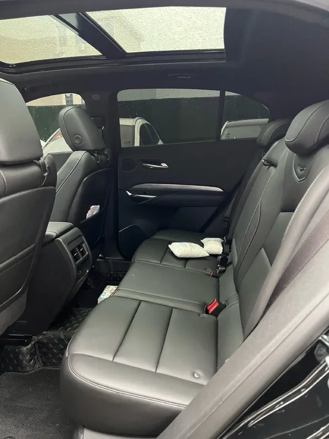 2025 Cadillac XT5 2.0T 237HP L4 9AT,autocango,china used car exporter,china ev exporter,chinese used car exporter,chinese used ev exporter