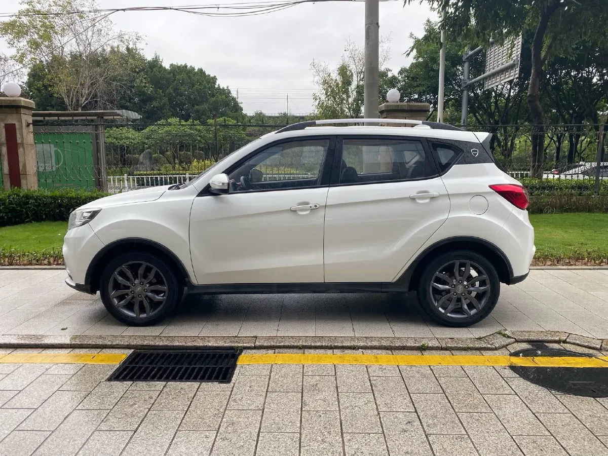 2017 Landwind X2 1.6L 125HP L4 4AT,autocango,china used car exporter,china ev exporter,chinese used car exporter,chinese used ev exporter
