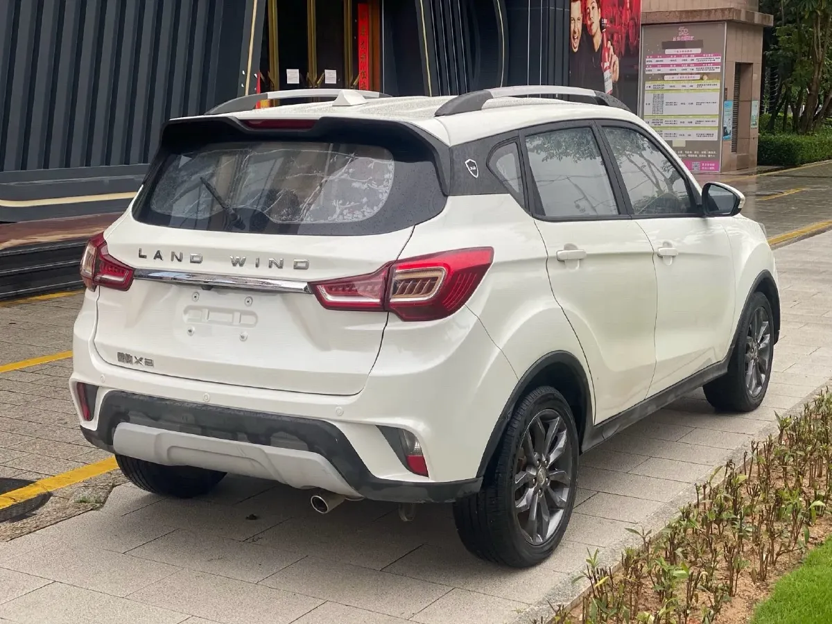 2017 Landwind X2 1.6L 125HP L4 4AT,autocango,china used car exporter,china ev exporter,chinese used car exporter,chinese used ev exporter