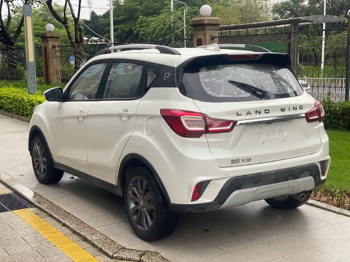2017 Landwind X2 1.6L 125HP L4 4AT,autocango,china used car exporter,china ev exporter,chinese used car exporter,chinese used ev exporter