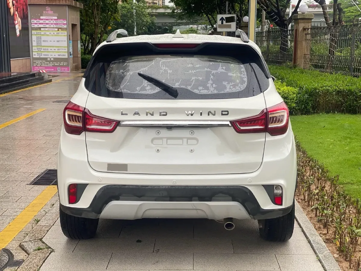 2017 Landwind X2 1.6L 125HP L4 4AT,autocango,china used car exporter,china ev exporter,chinese used car exporter,chinese used ev exporter