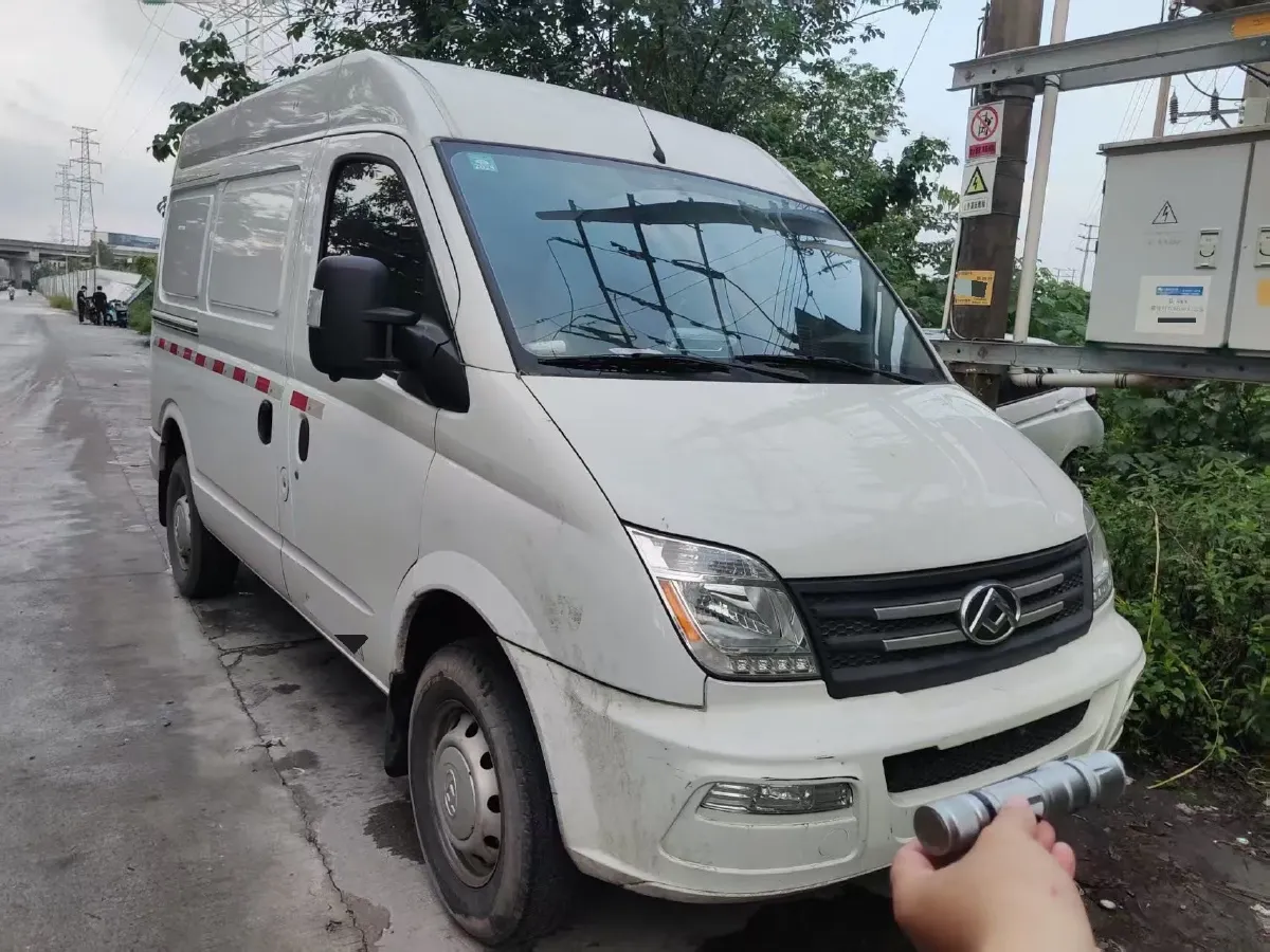 2021 MAXUS XinTu V80 2.0T 139HP L4 6MT,autocango,china used car exporter,china ev exporter,chinese used car exporter,chinese used ev exporter