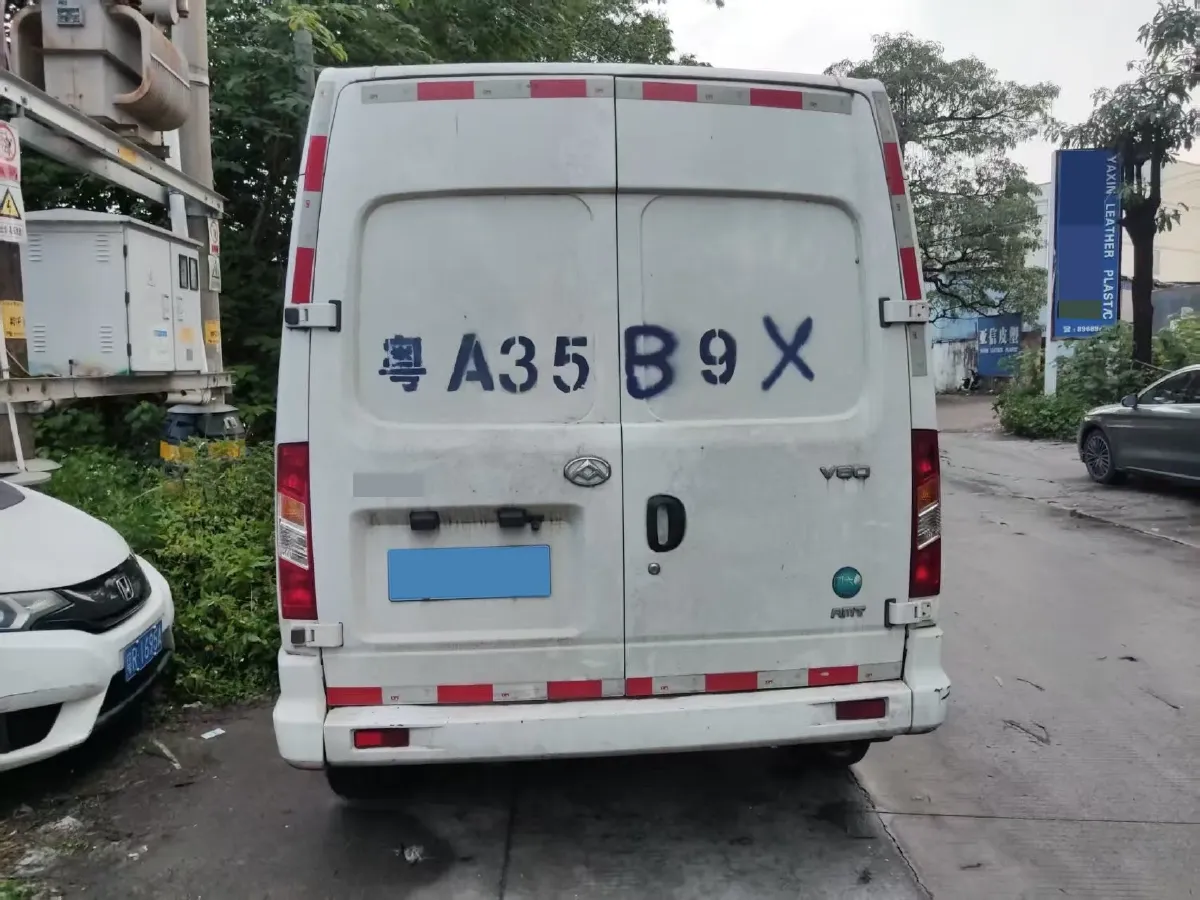 2021 MAXUS XinTu V80 2.0T 139HP L4 6MT,autocango,china used car exporter,china ev exporter,chinese used car exporter,chinese used ev exporter
