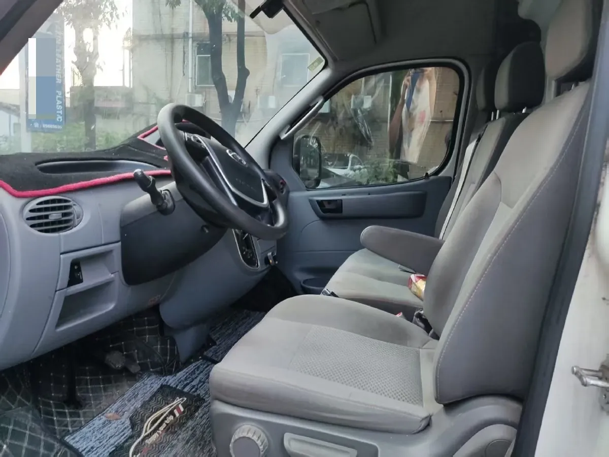 2021 MAXUS XinTu V80 2.0T 139HP L4 6MT,autocango,china used car exporter,china ev exporter,chinese used car exporter,chinese used ev exporter