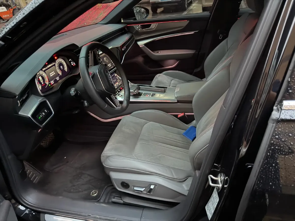 2023 Audi A6L 2.0T 245HP L4 7DCT,autocango,china used car exporter,china ev exporter,chinese used car exporter,chinese used ev exporter