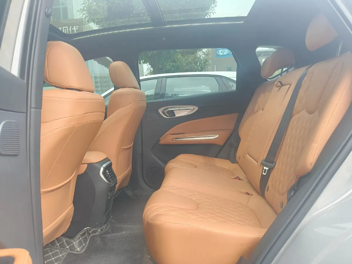 2025 Bestune YueYi 07 1.5T 150HP L4 1DHT PHEV,autocango,china used car exporter,china ev exporter,chinese used car exporter,chinese used ev exporter