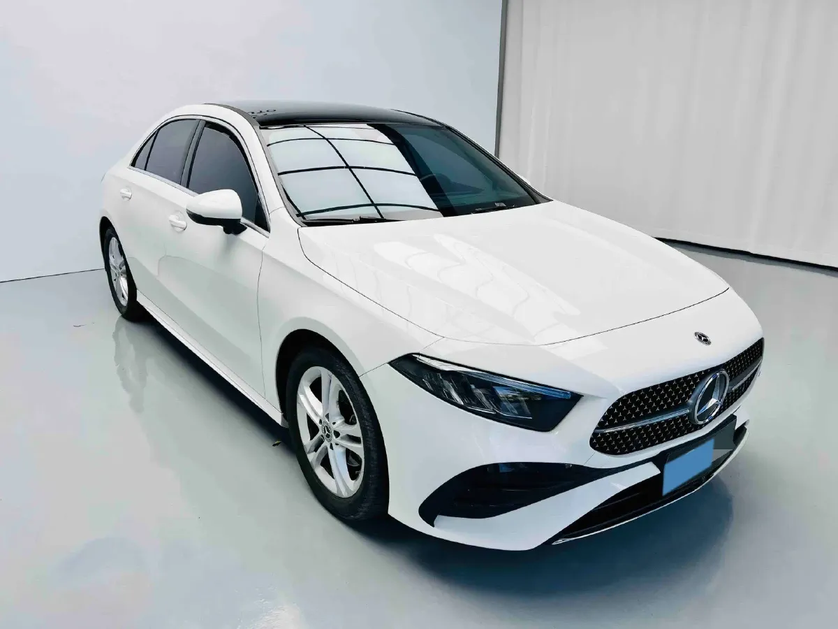 2023 Mercedes-Benz A Class 1.3T 136HP L4 7DCT,autocango,china used car exporter,china ev exporter,chinese used car exporter,chinese used ev exporter