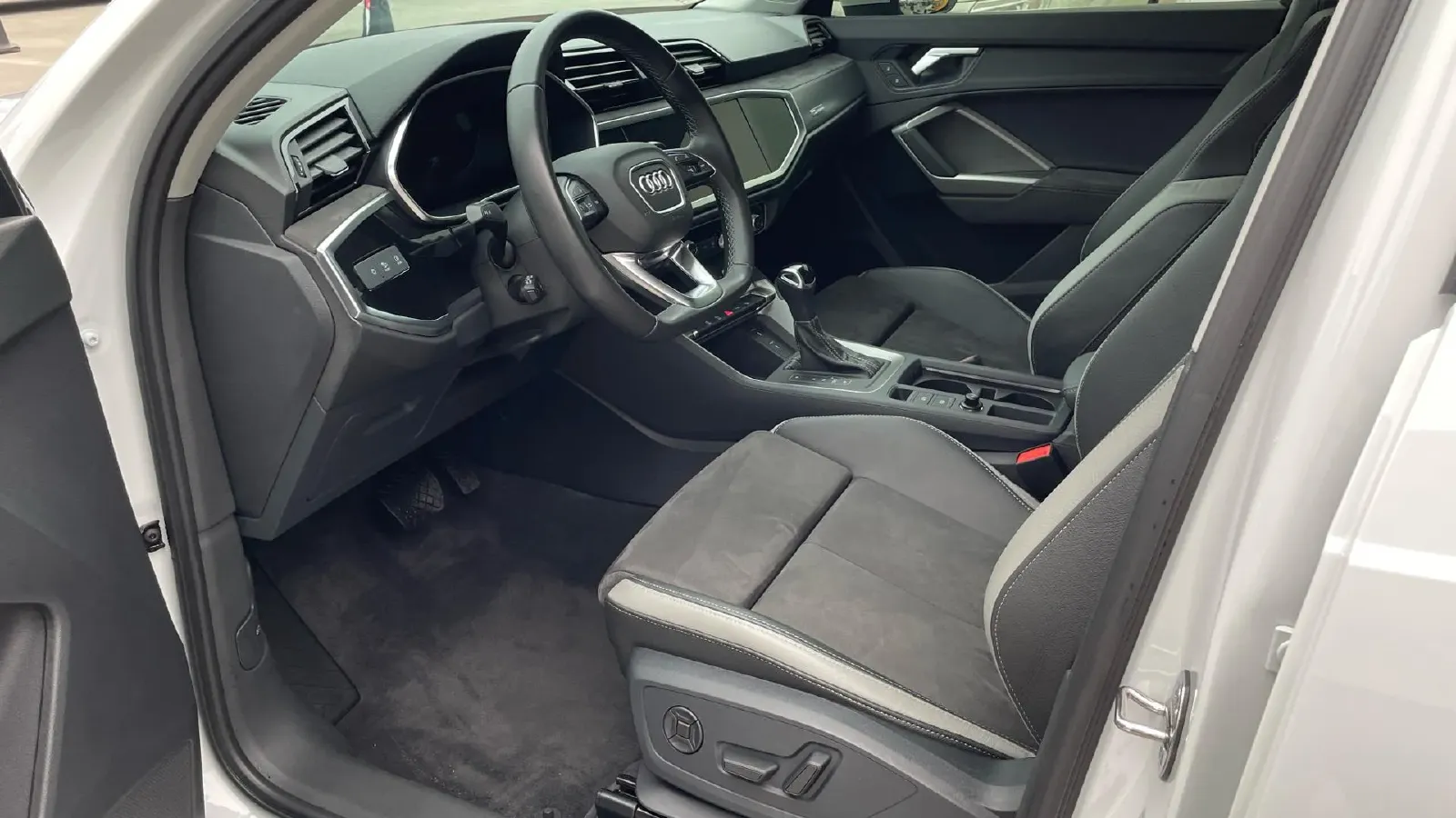 2023 Audi Q3 1.4T 150HP L4 7DCT,autocango,china used car exporter,china ev exporter,chinese used car exporter,chinese used ev exporter