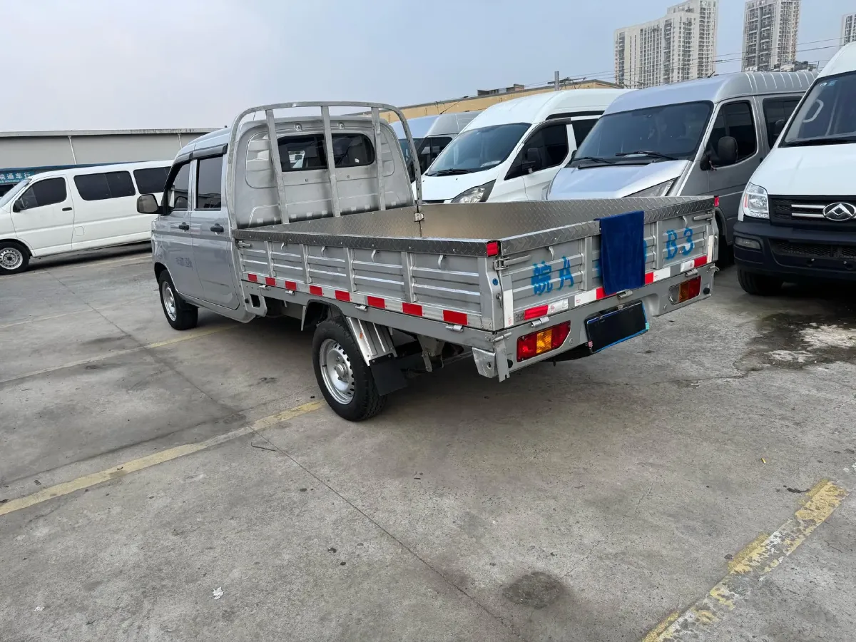 2023 WuLing RongGuang New Truck 1.5L 102HP L4 5MT,autocango,china used car exporter,china ev exporter,chinese used car exporter,chinese used ev exporter
