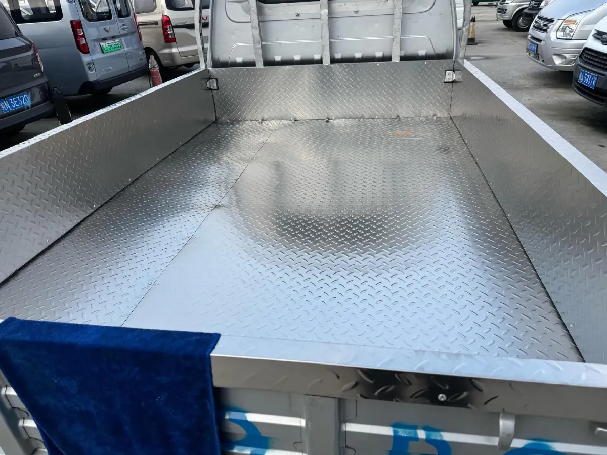 2023 WuLing RongGuang New Truck 1.5L 102HP L4 5MT,autocango,china used car exporter,china ev exporter,chinese used car exporter,chinese used ev exporter