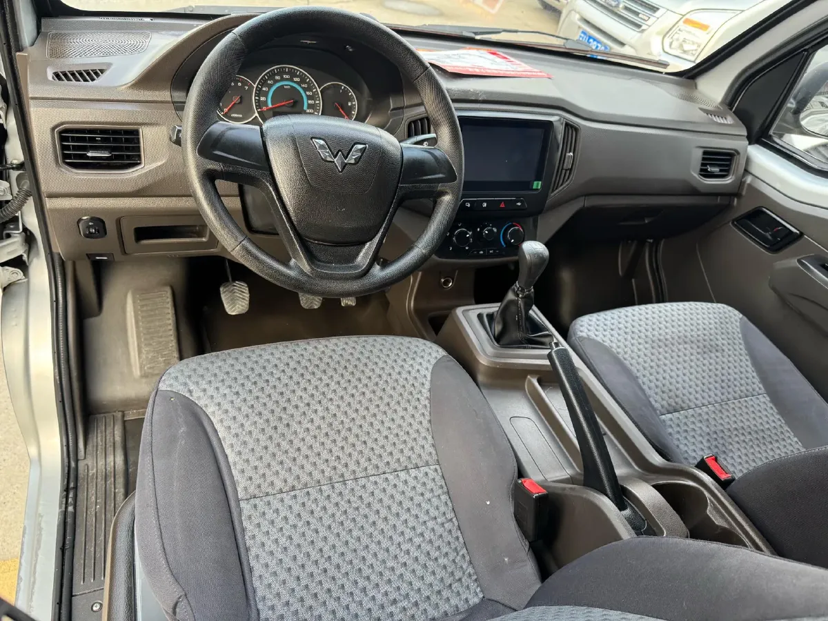 2023 WuLing RongGuang New Truck 1.5L 102HP L4 5MT,autocango,china used car exporter,china ev exporter,chinese used car exporter,chinese used ev exporter