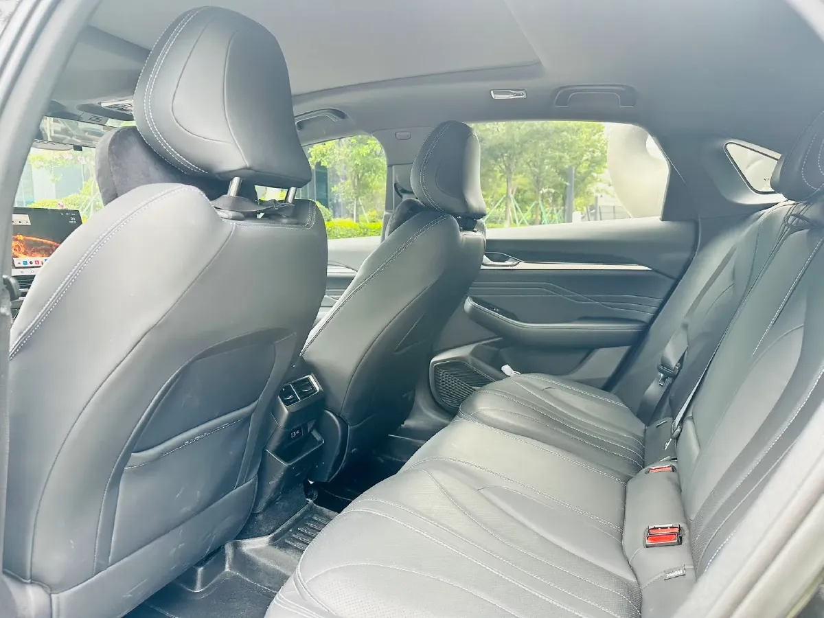 2025 Geely Preface 1.5T 181HP L4 7DCT,autocango,china used car exporter,china ev exporter,chinese used car exporter,chinese used ev exporter
