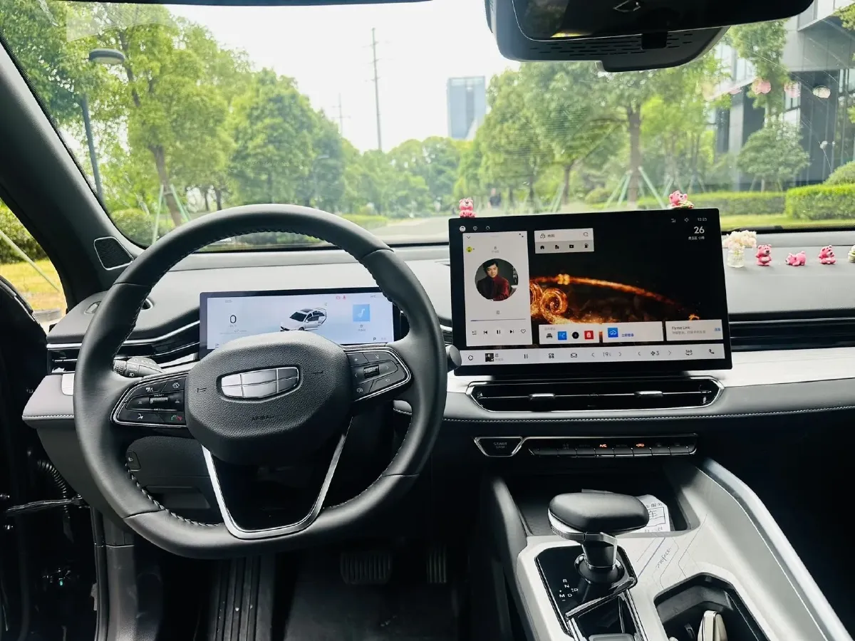 2025 Geely Preface 1.5T 181HP L4 7DCT,autocango,china used car exporter,china ev exporter,chinese used car exporter,chinese used ev exporter