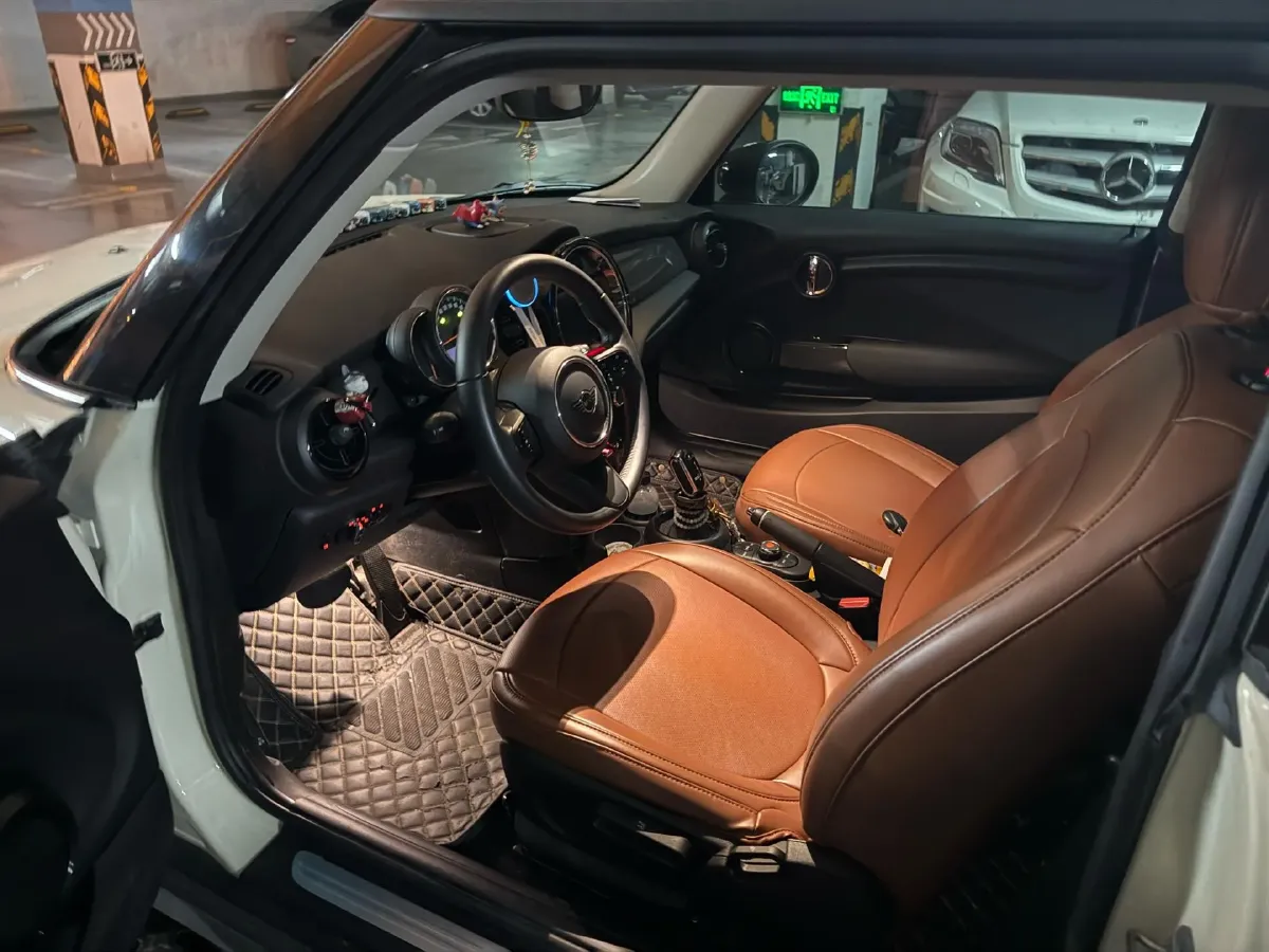 2022 MINI MINI 1.5T 102HP L3 7DCT,autocango,china used car exporter,china ev exporter,chinese used car exporter,chinese used ev exporter