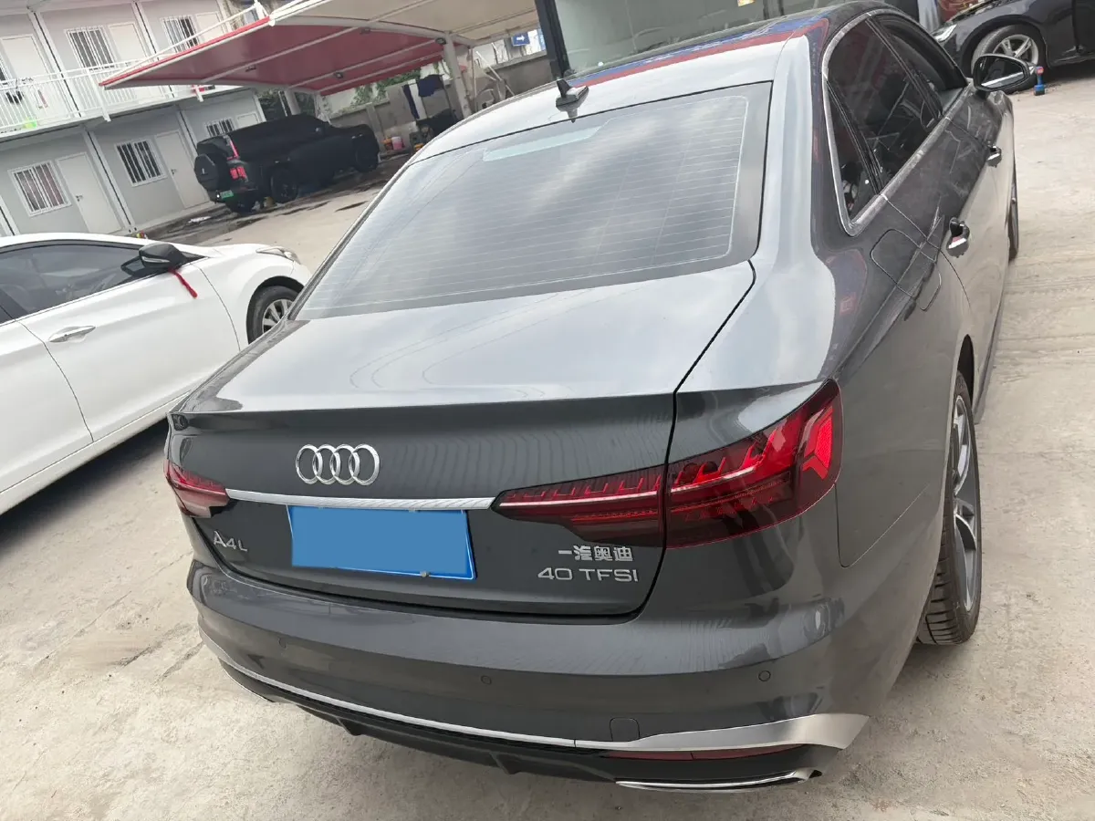 2025 Audi A4L 2.0T 190HP L4 7DCT,autocango,china used car exporter,china ev exporter,chinese used car exporter,chinese used ev exporter