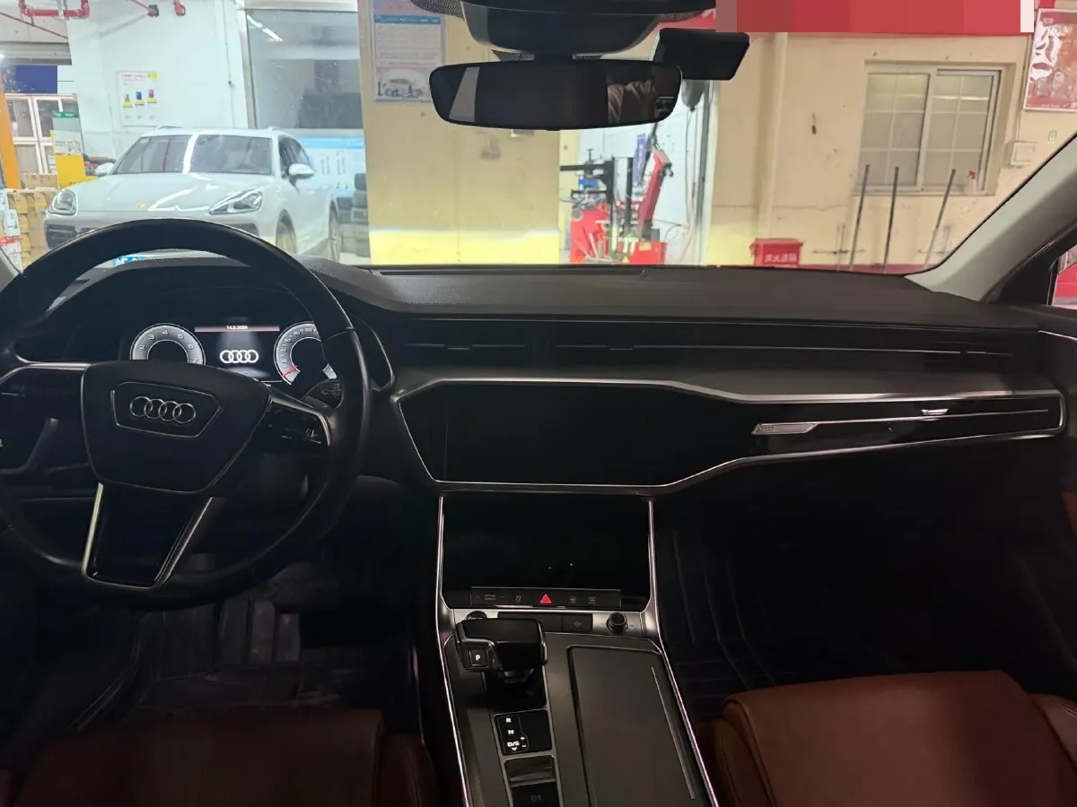 2021 Audi A6L 2.0T 190HP L4 7DCT,autocango,china used car exporter,china ev exporter,chinese used car exporter,chinese used ev exporter