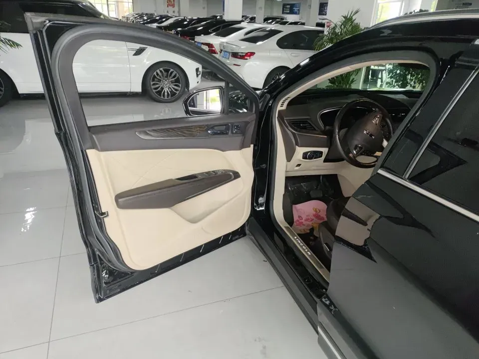 2017 Lincoln MKC 2.0T 203HP L4 6AT,autocango,china used car exporter,china ev exporter,chinese used car exporter,chinese used ev exporter