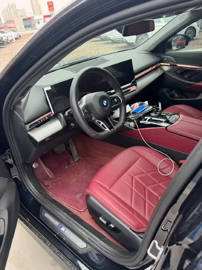 2025 BMW 5 Series 2.0T 258HP L4 8AT,autocango,china used car exporter,china ev exporter,chinese used car exporter,chinese used ev exporter