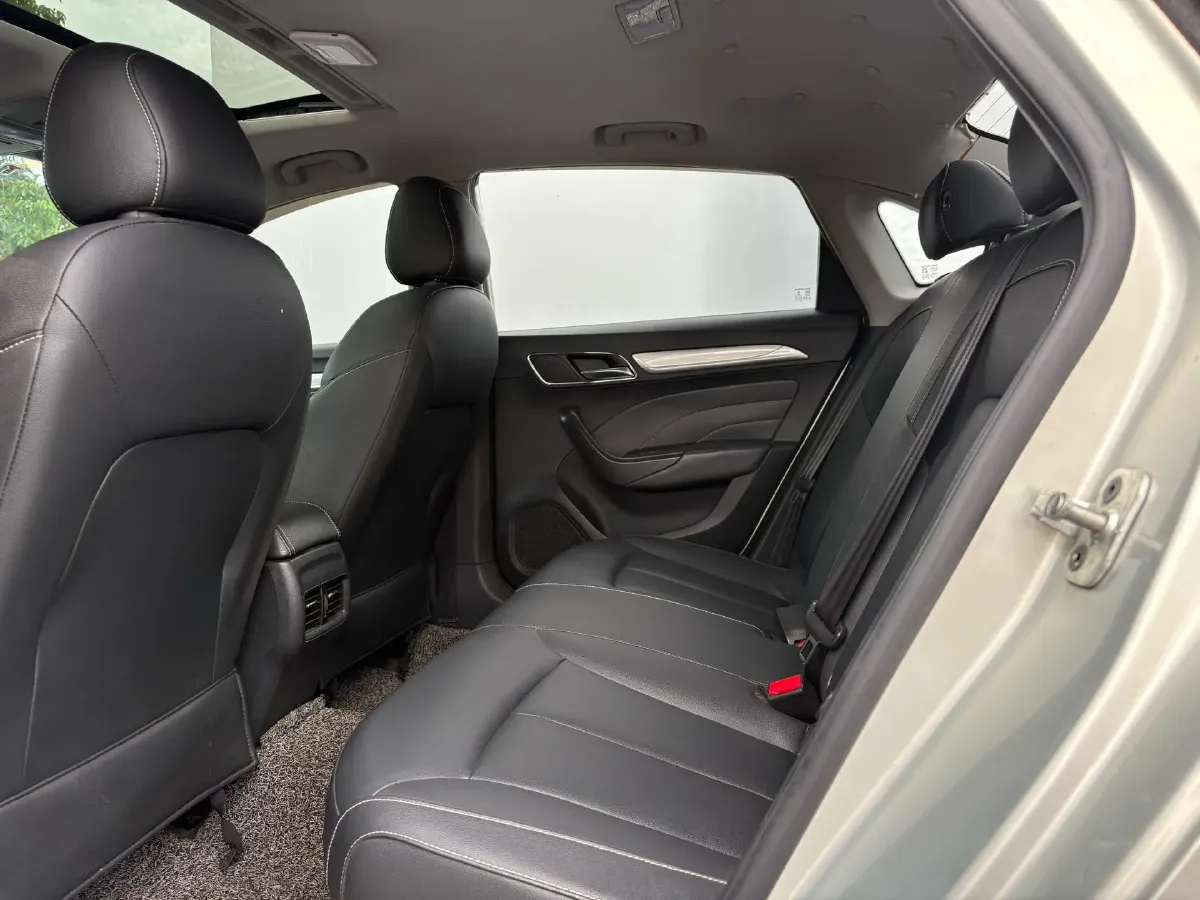 2017 Roewe i6 1.0T 125HP L3 2AT PHEV,autocango,china used car exporter,china ev exporter,chinese used car exporter,chinese used ev exporter