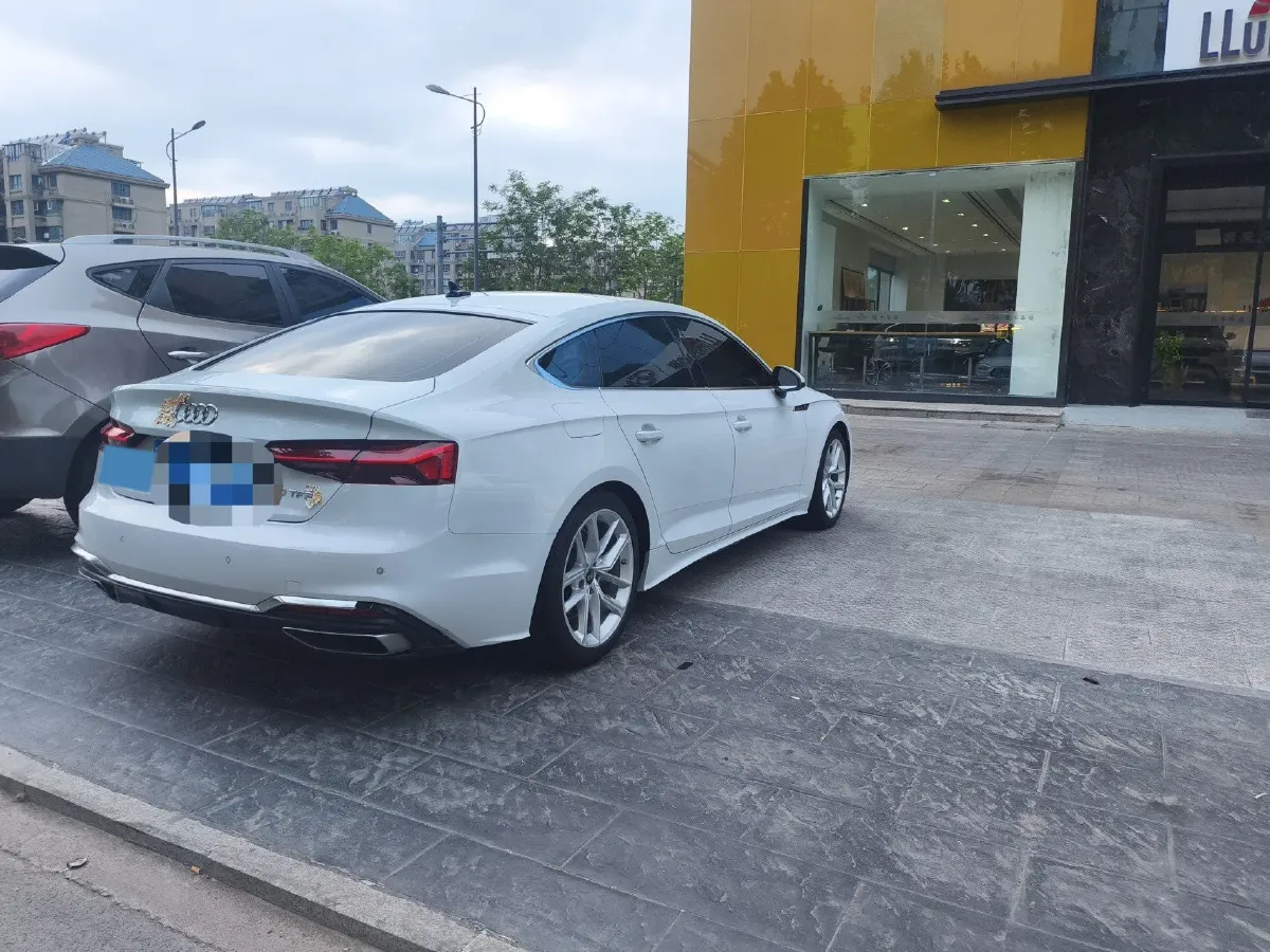 2022 Audi A5 2.0T 204HP L4 7DCT,autocango,china used car exporter,china ev exporter,chinese used car exporter,chinese used ev exporter