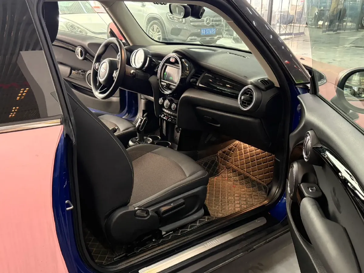 2020 MINI MINI 1.5T 102HP L3 7DCT,autocango,china used car exporter,china ev exporter,chinese used car exporter,chinese used ev exporter