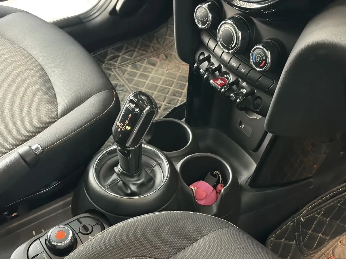 2020 MINI MINI 1.5T 102HP L3 7DCT,autocango,china used car exporter,china ev exporter,chinese used car exporter,chinese used ev exporter