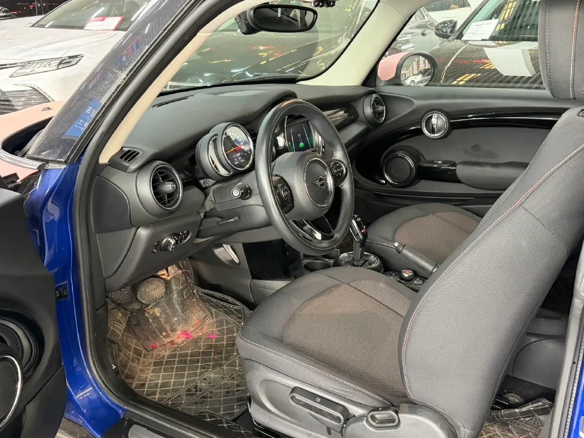 2020 MINI MINI 1.5T 102HP L3 7DCT,autocango,china used car exporter,china ev exporter,chinese used car exporter,chinese used ev exporter