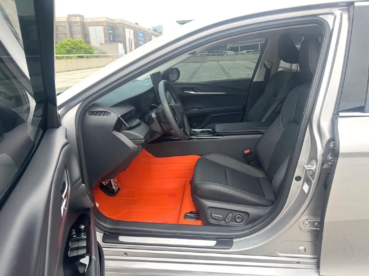 2026 Toyota Camry 2.0L 152HP L4 E-CVT Hybrid,autocango,china used car exporter,china ev exporter,chinese used car exporter,chinese used ev exporter
