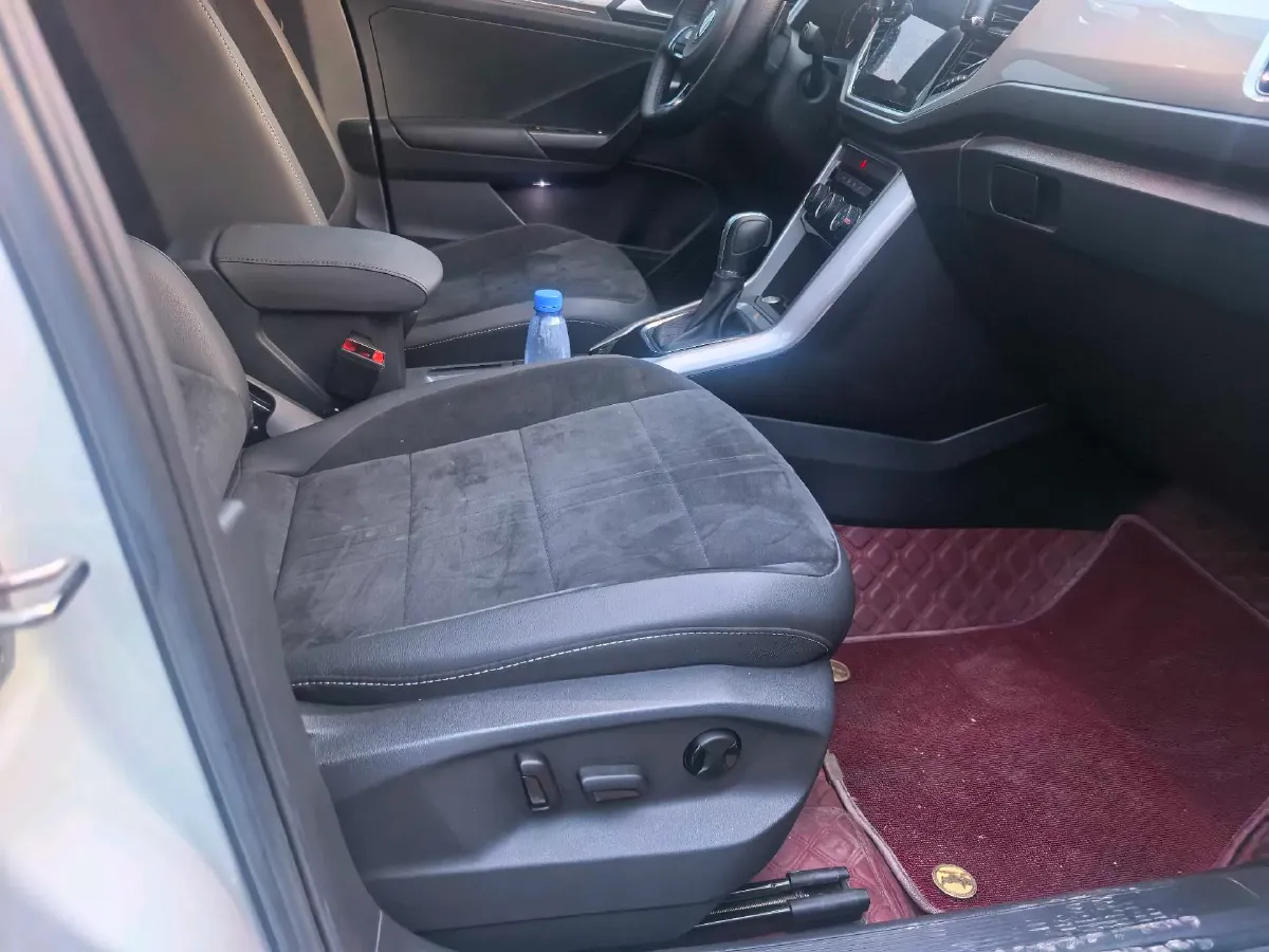 2022 Volkswagen T-Roc 1.4T 150HP L4 7DCT,autocango,china used car exporter,china ev exporter,chinese used car exporter,chinese used ev exporter