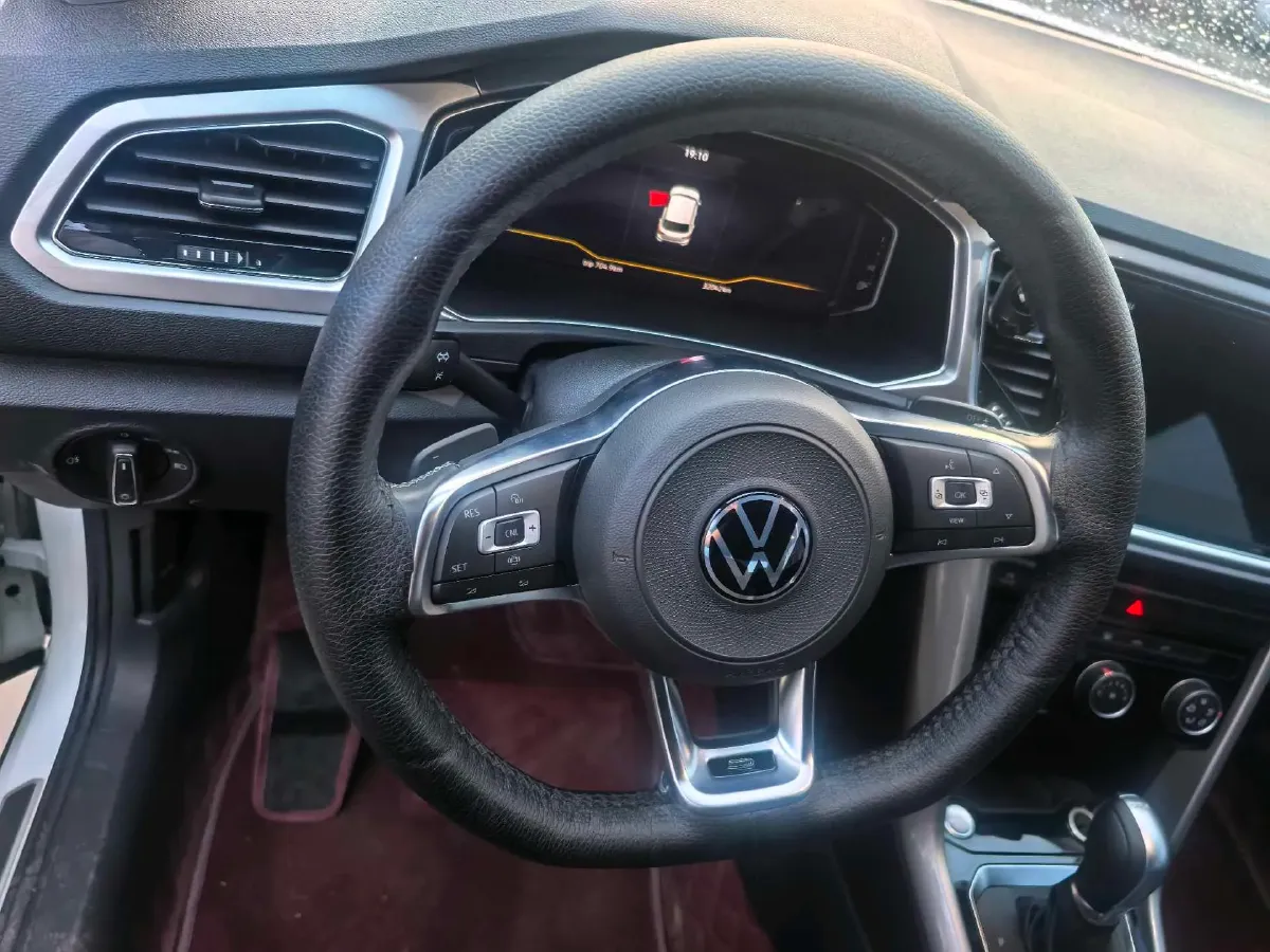 2022 Volkswagen T-Roc 1.4T 150HP L4 7DCT,autocango,china used car exporter,china ev exporter,chinese used car exporter,chinese used ev exporter