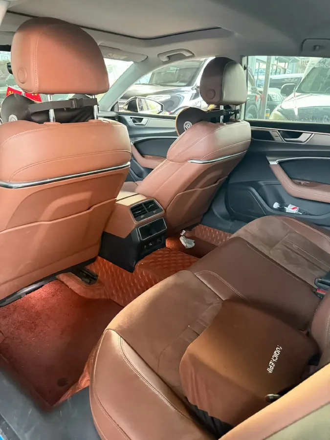 2024 Audi A7L 2.0T 245HP L4 7DCT,autocango,china used car exporter,china ev exporter,chinese used car exporter,chinese used ev exporter